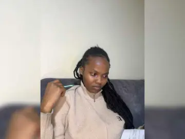 Curvy-maxy9  live sex cam