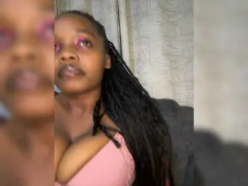 Curvy-maxy9  live sex cam