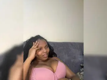 Curvy-maxy9  live sex cam