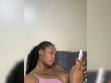 Curvy-maxy9  live sex cam