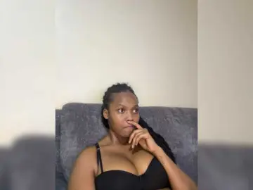 Curvy-maxy9  live sex cam