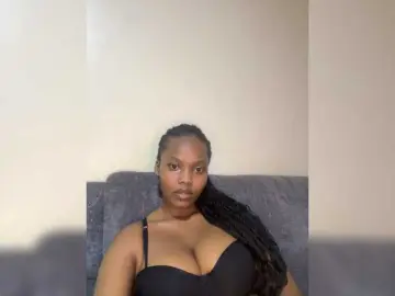 Curvy-maxy9  live sex cam