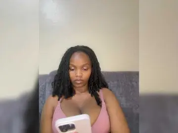 Curvy-maxy9  live sex cam