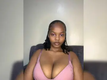 Curvy-maxy9  live sex cam