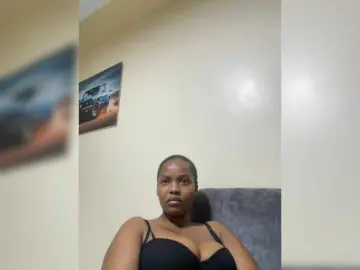 Curvy-maxy9  live sex cam