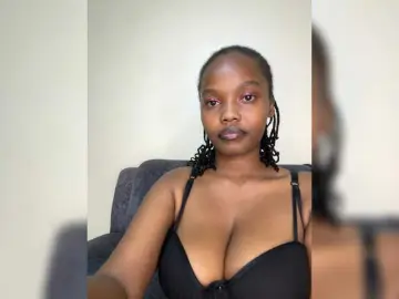 Curvy-maxy9  live sex cam