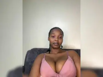 Curvy-maxy9  live sex cam