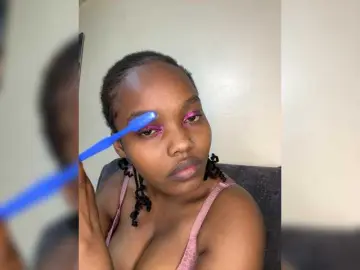 Curvy-maxy9  live sex cam