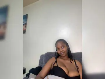 Curvy-maxy9  live sex cam