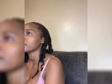 Curvy-maxy9  live sex cam