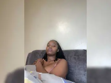 Curvy-maxy9  live sex cam