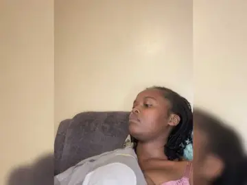 Curvy-maxy9  live sex cam