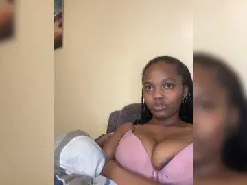 Curvy-maxy9  live sex cam