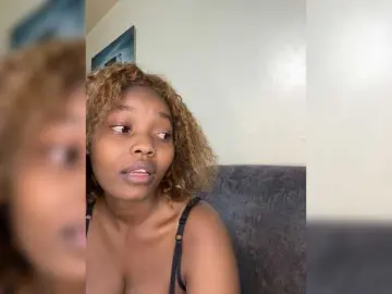 Curvy-maxy9  live sex cam