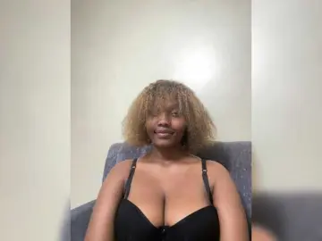 Curvy-maxy9  live sex cam