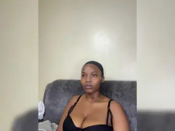 Curvy-maxy9  live sex cam