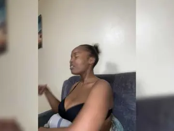 Curvy-maxy9  live sex cam