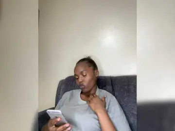 Curvy-maxy9  live sex cam