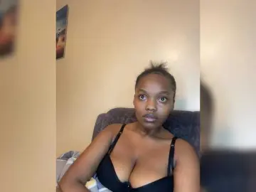Curvy-maxy9  live sex cam