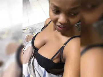Curvy-maxy9  live sex cam