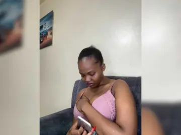 Curvy-maxy9  live sex cam