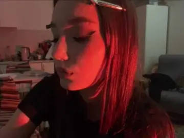 JuniperHoll  live sex cam
