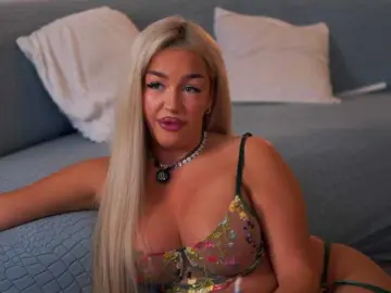 LisetteLuxe  live sex cam