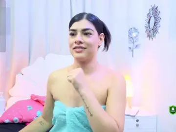 MeganWade  live sex cam