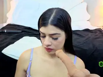 MeganWade  live sex cam