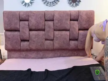 MeganWade  live sex cam