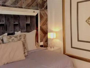 NaomiBloom  live sex cam