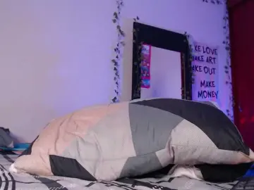 Littlekayla  live sex cam