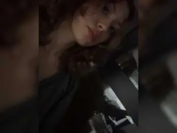 Suenya  live sex cam