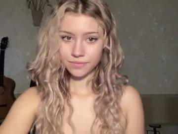 Suenya  live sex cam