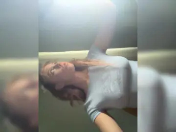 Suenya  live sex cam