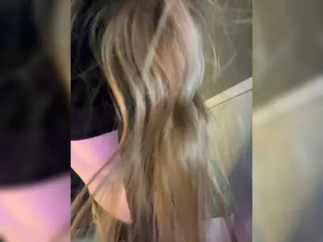 Girlboom  live sex cam