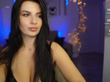 Swarowskaya  live sex cam