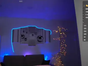 Swarowskaya  live sex cam