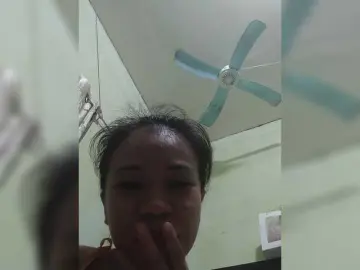 Lavzlavz6  live sex cam