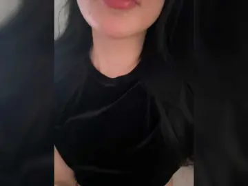 Pinklildoll  live sex cam