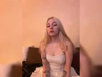 Tystutt  live sex cam
