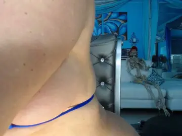 Adrianna_fox  live sex cam