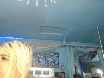 Adrianna_fox  live sex cam