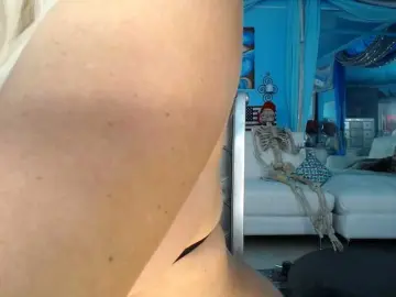 Adrianna_fox  live sex cam