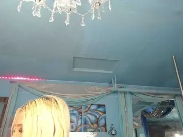 Adrianna_fox  live sex cam