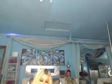 Adrianna_fox  live sex cam