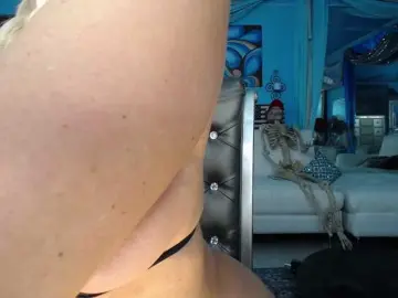 Adrianna_fox  live sex cam