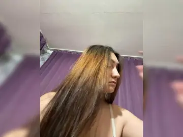 Queenli483  live sex cam