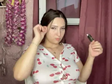 Queenli483  live sex cam