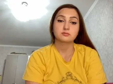 Queenli483  live sex cam